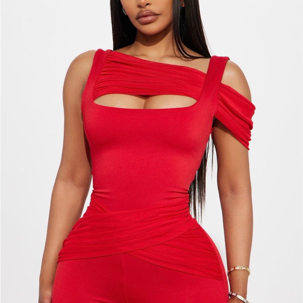 Elegant Red Women's Jumpsuit - Picture 2 of 3